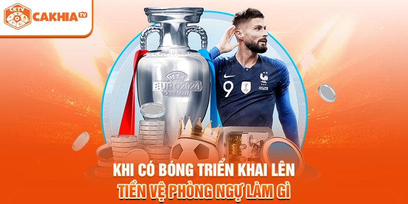 Khi có bóng triển khai lên, tiền vệ phòng ngự làm gì